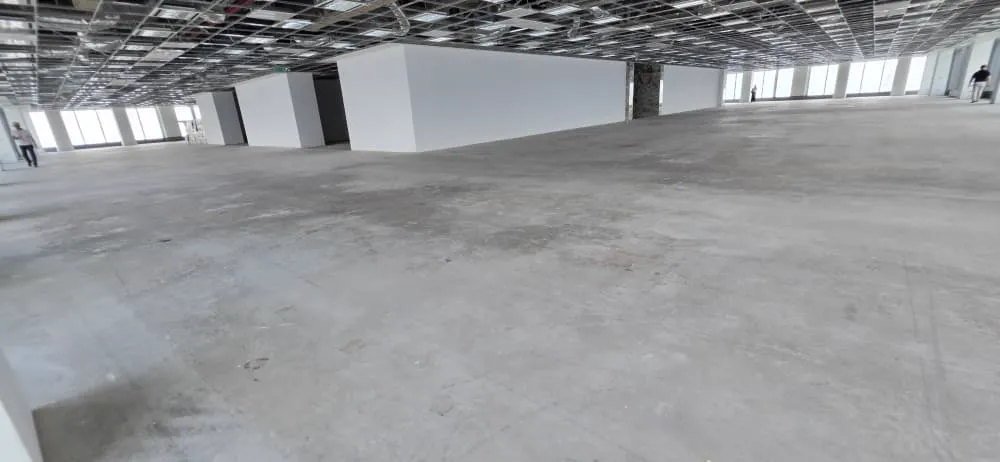 Column-free floor
